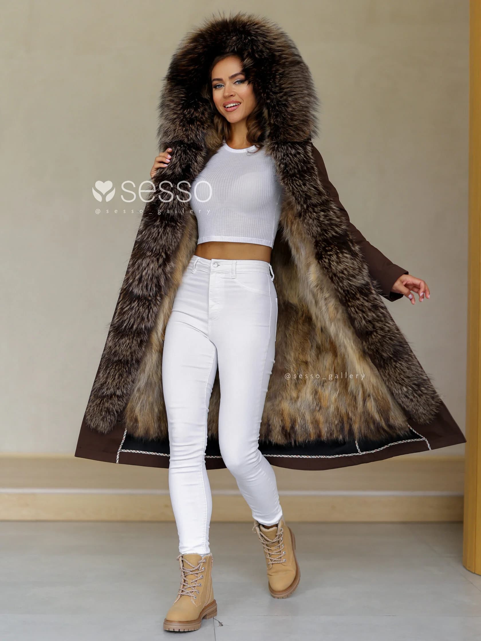 
Парка Adelaida в оттенке шоколад с мехом енота - фото 8